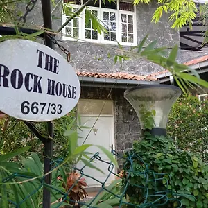 the-rock-house.negombohotels.net/
